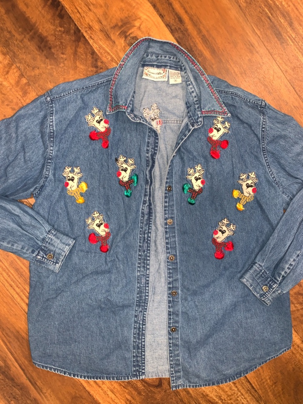 Vintage Carrie Allen Embroidered Reindeer Denim Button-Up Shirt Size Med SKU095